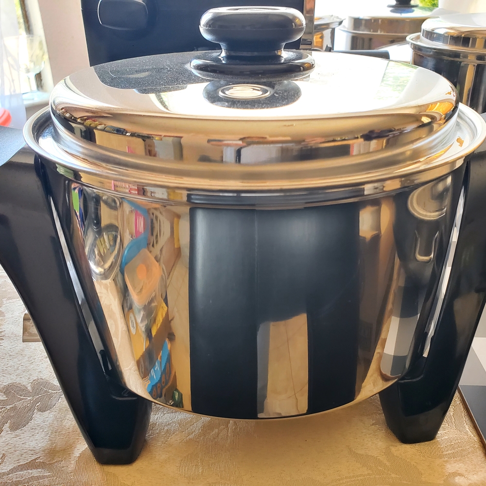 Saladmaster Rice Cooker - Almost New!